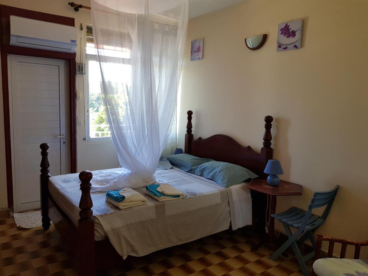 La Maison Aux Orchidees Пети-Бур Экстерьер фото